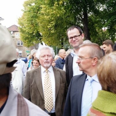 Feier 90 Jahre Beimssiedlung - offizielle Einweihung des neu gestalteten Beimsplatzes mit zwei neuen Beimsbänken im Stil der 20er Jahre.