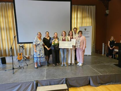 Der Verein Blickwechsel Neu-Olvenstedt hat mit seinem Projekt "Kinder stärken -Familien unterstützen" den ersten Preis des Integrationspreises in der Kategorie Kita und Ausbildung - Schlüssel erfolgreicher Integration gewonnen. Herzlichen Glückwunsch auch vom SPD Ortsverein Magdeburg-West